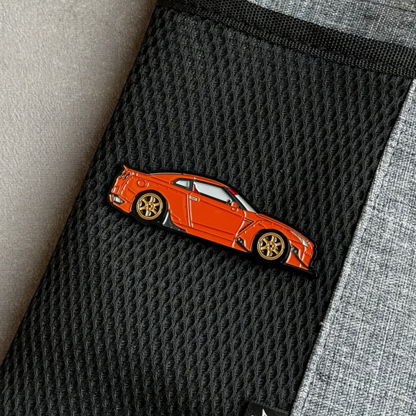 Значок CIAY GTR 35 orange